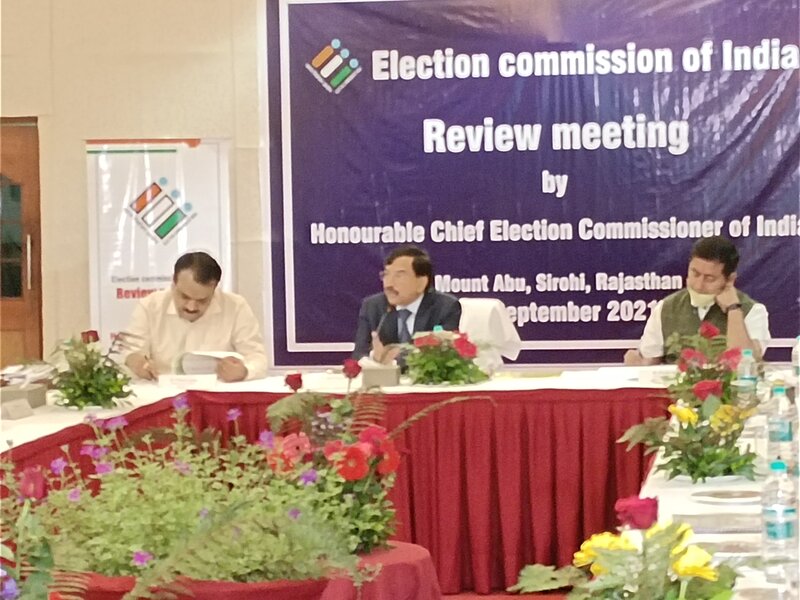 भारत निर्वाचन आयोग के केन्द्रीय मुख्य चुनाव आयुक्त ने आबूपर्वत में बैठक ली, सिरोहीवाले, सिरोही समाचार